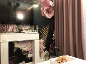 Family & Business Sauna Apartments Plac Wolności CENTRUM Downtow, UNIKAT - 5 Bedroom with Private Sauna, Bath with Hydromassage, Parking, Catering Options